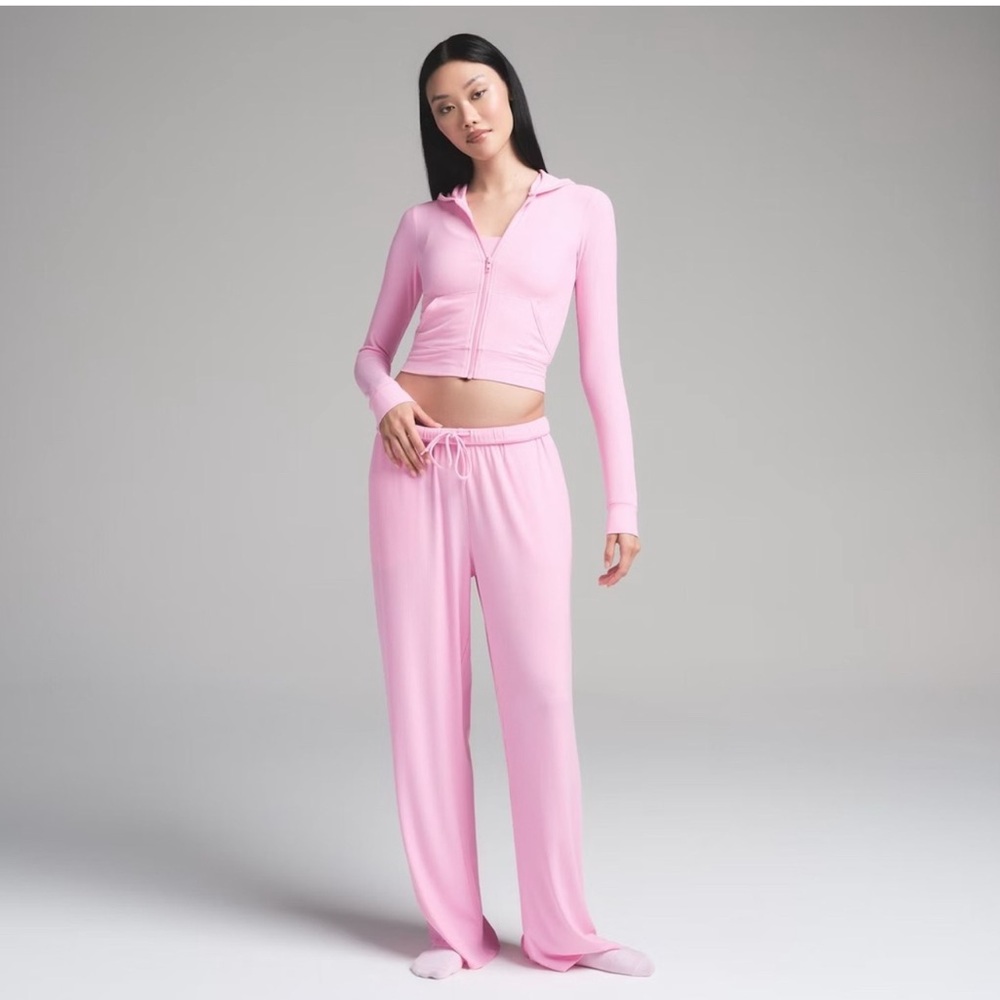 NWT SKIMS RARE Pink Set | Bubble Gum | Super Cute And Cozy Rare SKIMS SET